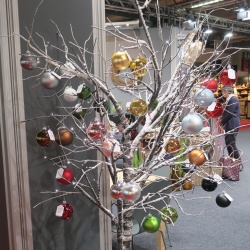 Thumbnail-Photo: Christmas tree alternatives: Christmas decorating tips, part 5...