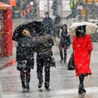 Photo: Unseasonable weather hindered fashion sales