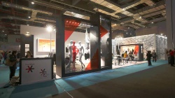 C-stars stand at CHIC