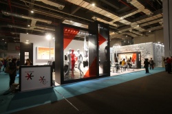 The stylish lounge focused on the topic of Visual Merchandising & Store Design...