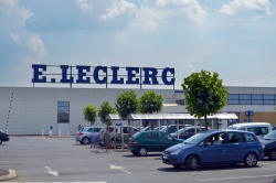 Super- and hypermarkets with a sales area of more than 400 m² are now required...