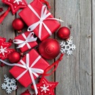 Photo: Potential for 135.8 million holiday shoppers to shop online, in stores...