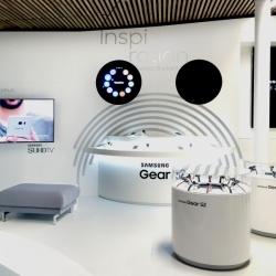 Photo: What shop design can look like: Samsung Store in Paris...