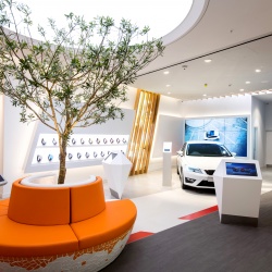 Thumbnail-Photo: Always in motion: SEAT rolls out new concepts for its dealerships...