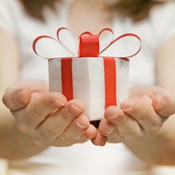 Thumbnail-Photo: 75 percent of British adults admit purchase decisions changed by rewards...