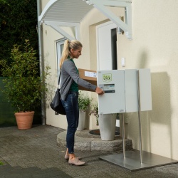 Thumbnail-Photo: Parcel lockers: around the clock delivery service...