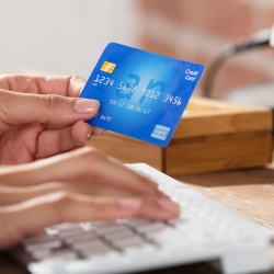 Thumbnail-Photo: Payment procedures: online retailers must customize the checkout...