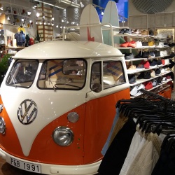 Thumbnail-Photo: What shop design can look like: Pull & Bear in Ourense, Spain...