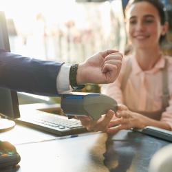 Thumbnail-Photo: Mobile payments at the supermarket checkout