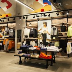 Thumbnail-Photo: Vans opens its first community-driven retail store in LA...