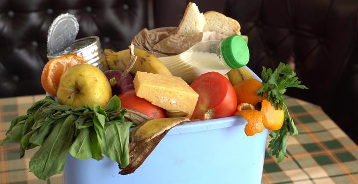 A bin with food leftovers