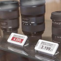 Thumbnail-Photo: Electronic shelf labels: photo store introduces new technology...