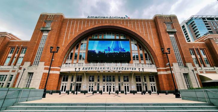 Front view of the American Airlines Center in Dallas...