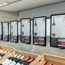 Thumbnail-Photo: Hobro Vinhandel digitizes the store with electronic price tags...