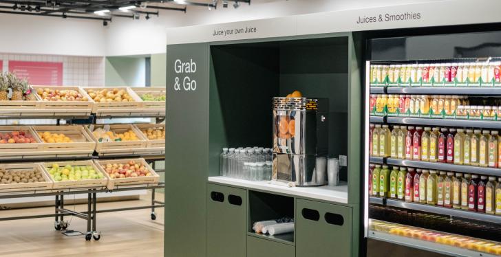 A Grab&Go shelf in front of a fruit shelf