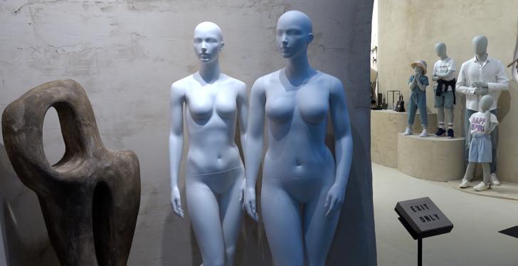 2 mannequins without clothes