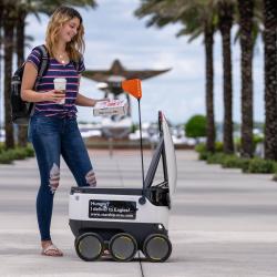 Thumbnail-Photo: Robots say hello and deliver groceries quickly...