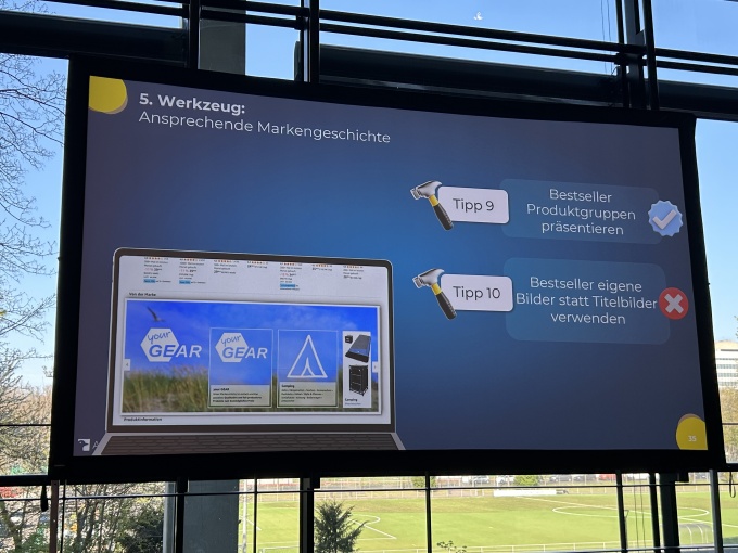 Ein Bild von einer Präsentation auf den E-Commerce days...
