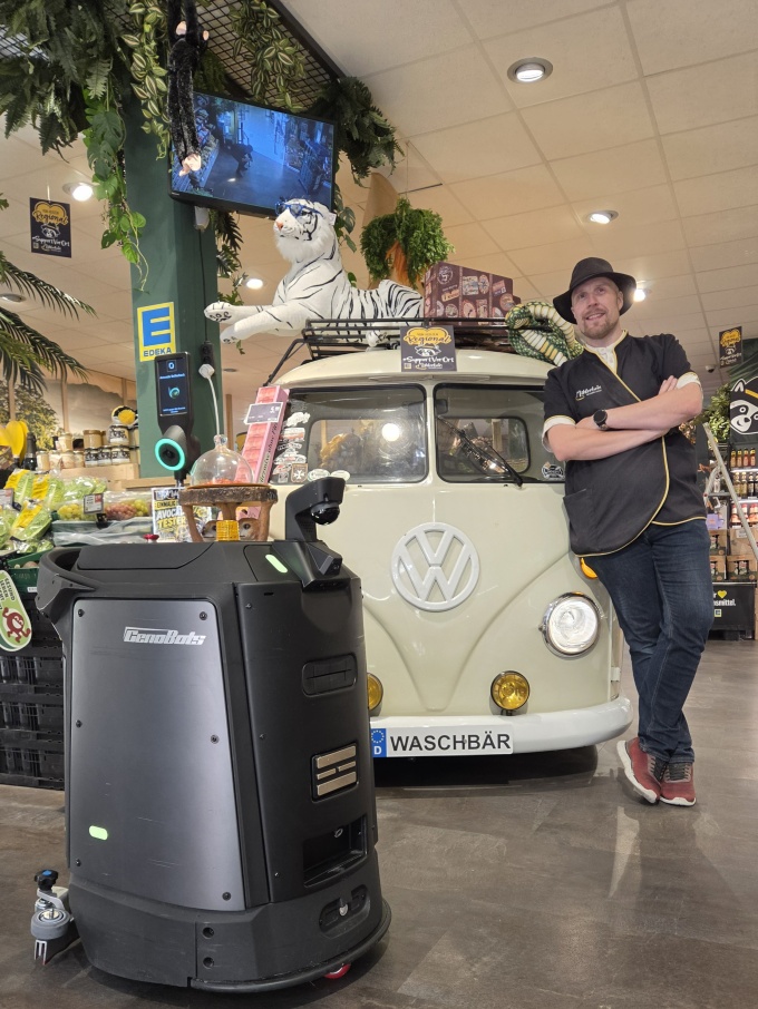 Josef Mühlenbein is happy with your cleaning robot...