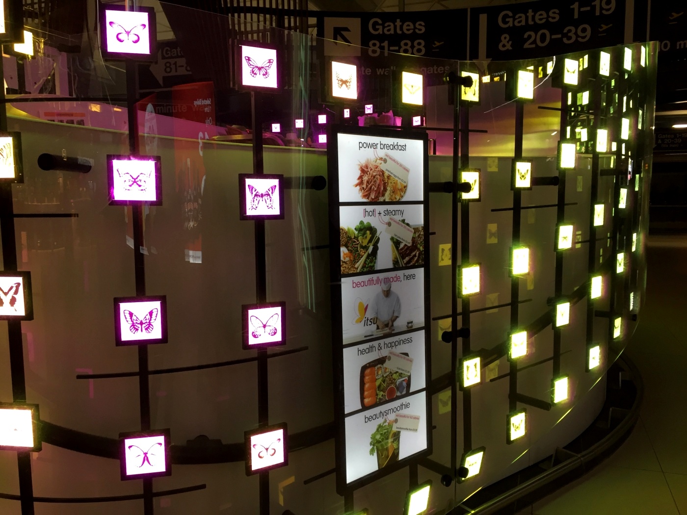 Photo: Travel retail technology: Enticing passengers to buy...