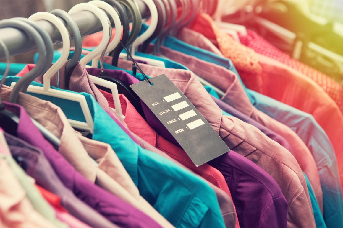 Photo: Price tag on clothes; copyright: panthermedia / sensay...