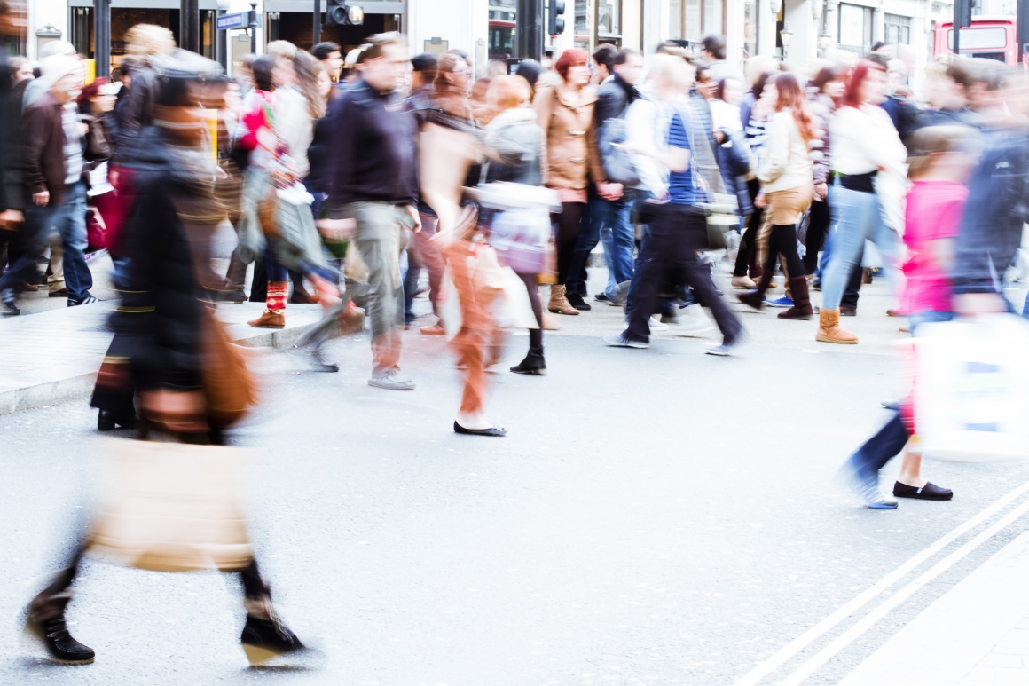 Photo: Pedestrians walking on the street in downtown; copyright: panthermedia....