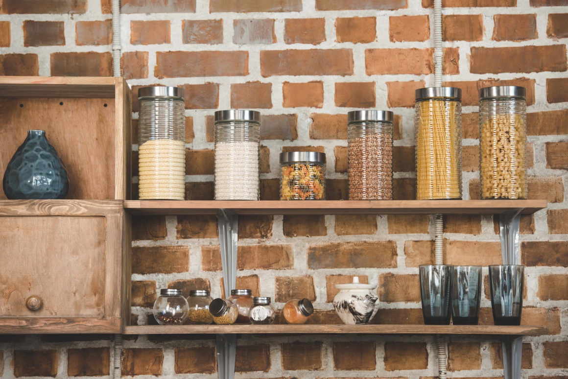 Food storage on a shelf