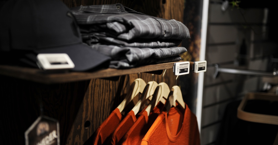 Photo: Electronic shelf labels in clothing store; copyright: Delfi Technologies...