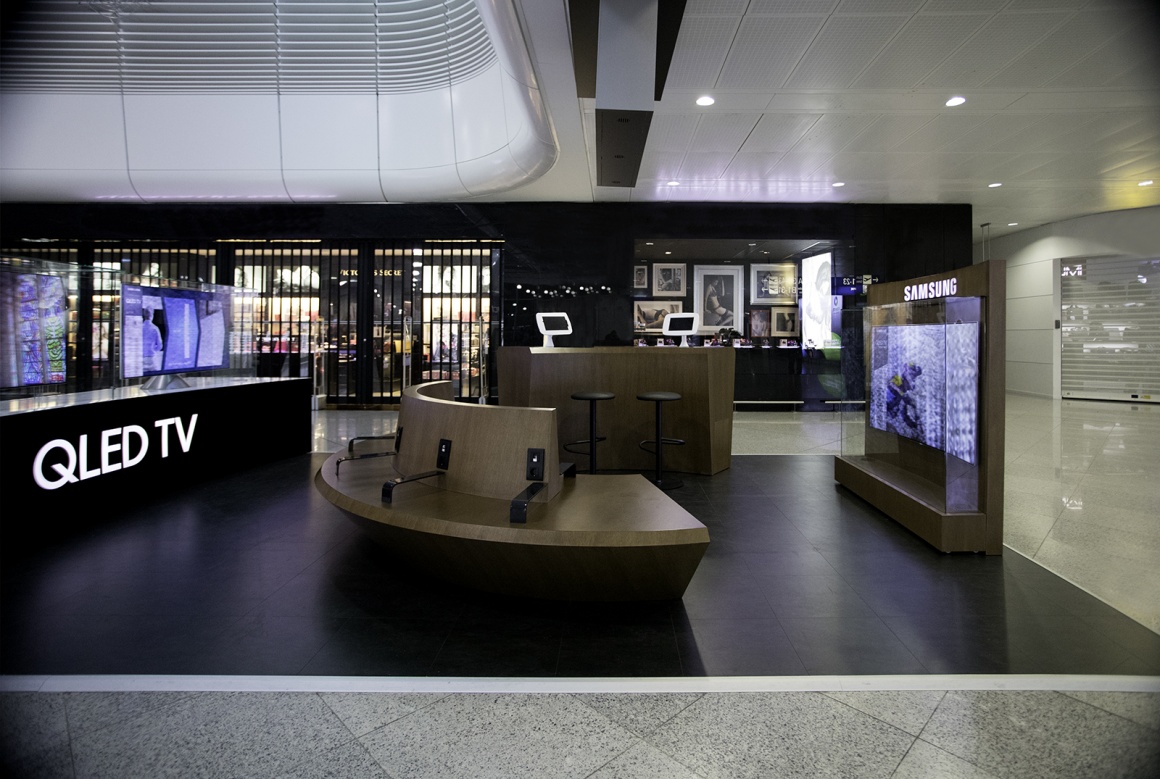 Samsungs sitting area at the Athens International Airport; copyright: STIRIXIS...