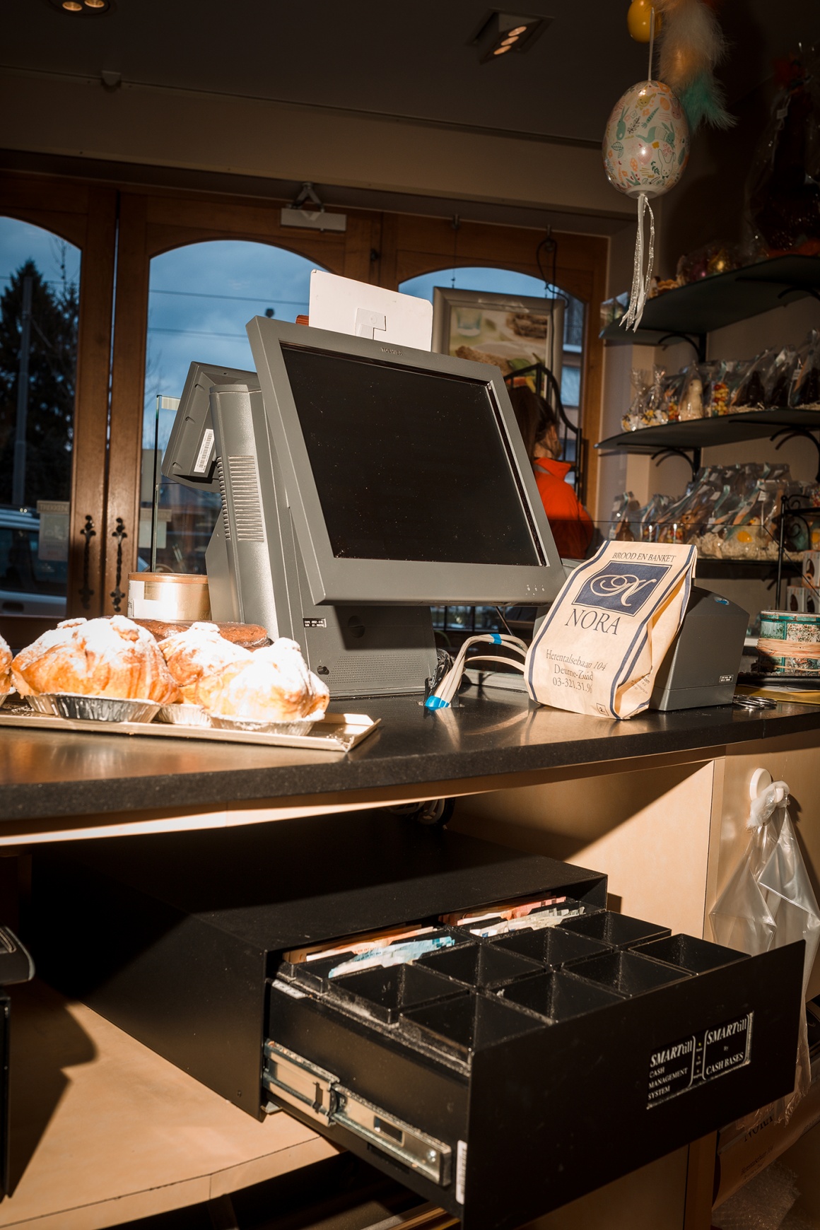 Cash register in a bakery; copyright: APG Cash Drawer...