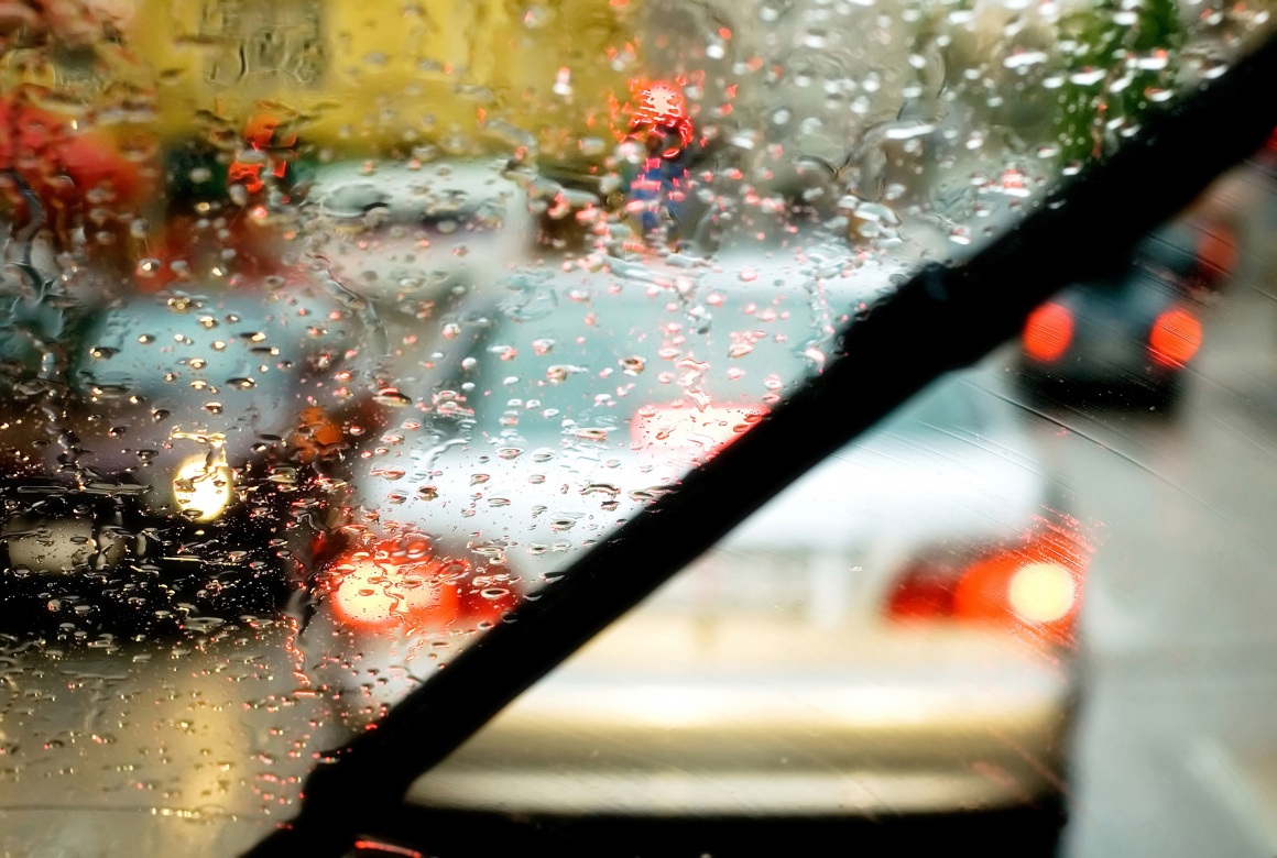 Car Window Rain; Copyright: panthermedia/netmikrin