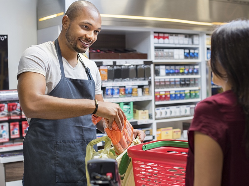 Sales person with female customer; copyright: APG