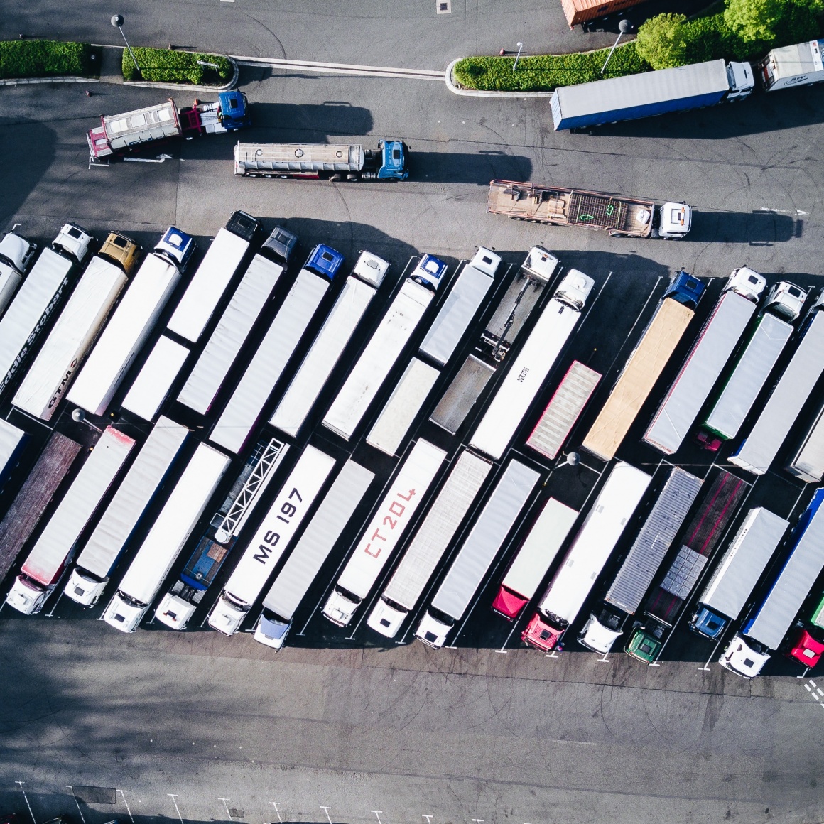 Trucks; Copyright: Nigel Tadyanehondo/Unsplash