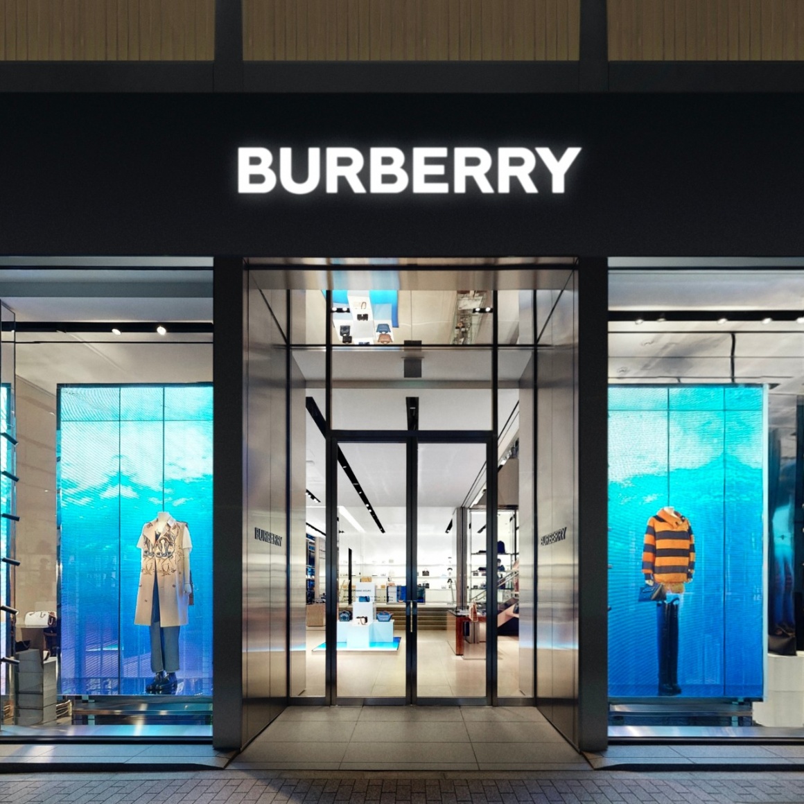 Front and entry of a Burberry fashion store