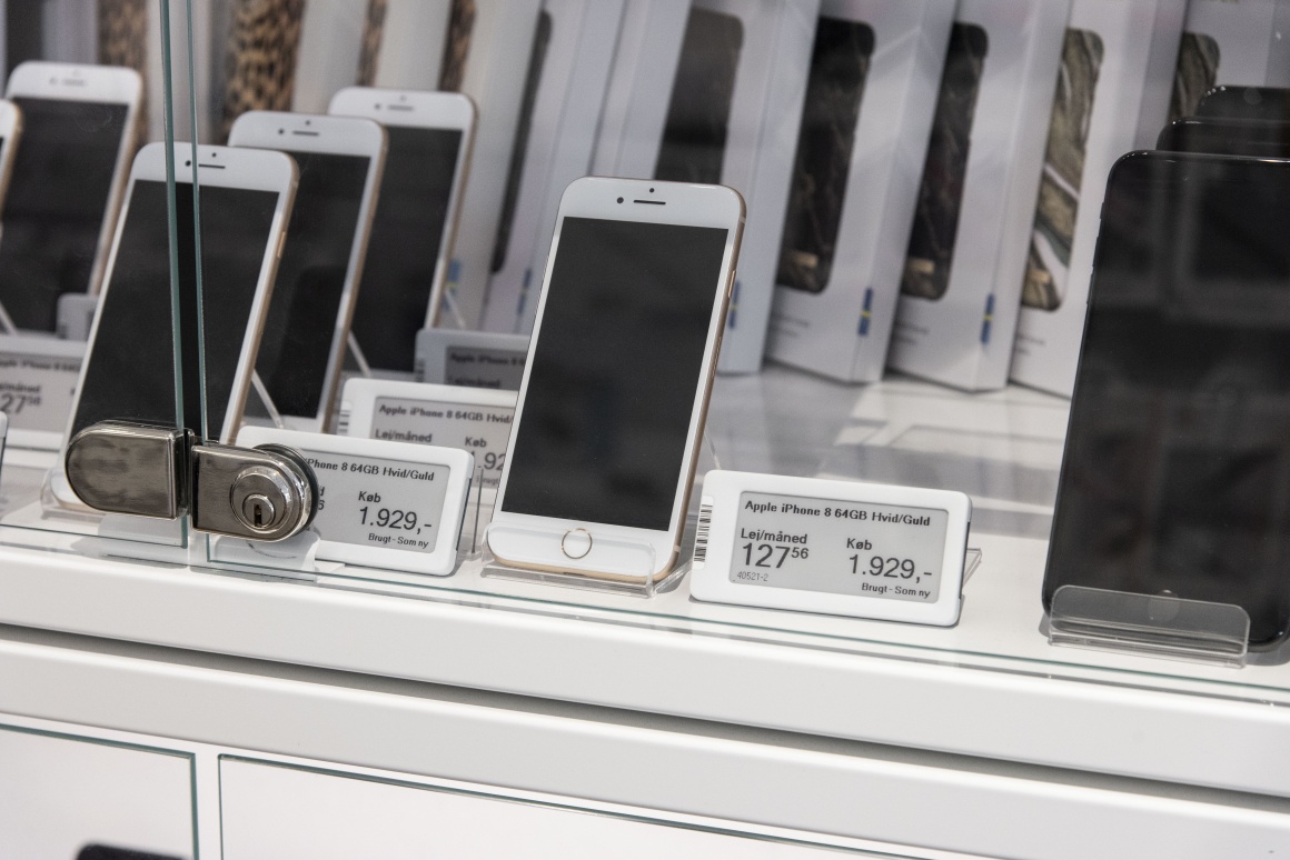 IPhones with electronic price tag